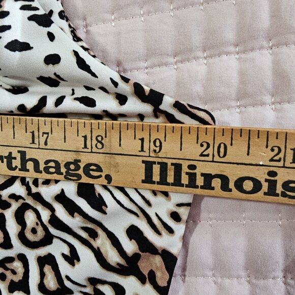 EUC CALVIN KLEIN ANIMAL PRINT SOFT STRETCY MID RUCHED MIDI DRESS SIZE M / PET L - Picture 15 of 16